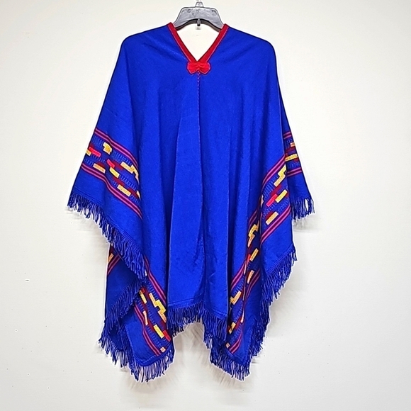 Guarda Pampas Inca poncho, red blue yellow, v-neck, fringe, feels like wool - Picture 5 of 8